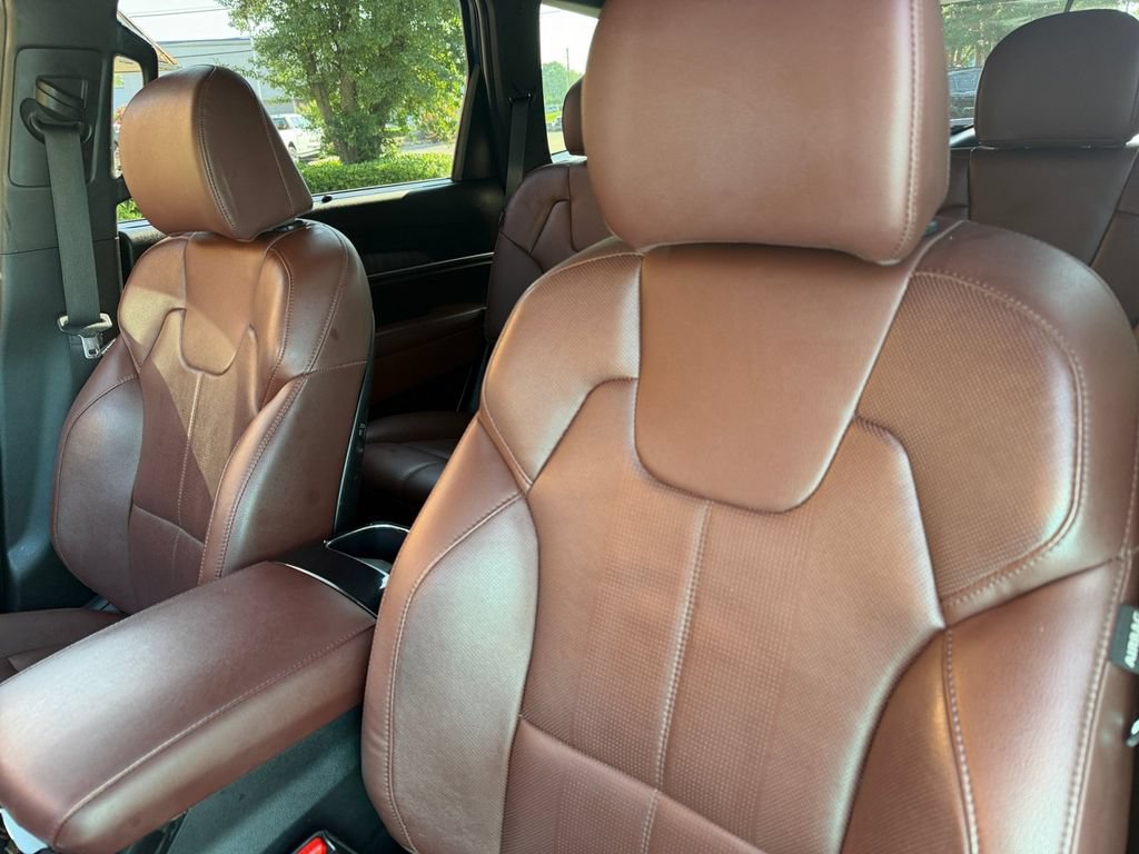 Used 2023 Kia Telluride EX w/ EX Captain's Chair Package FWD image 13