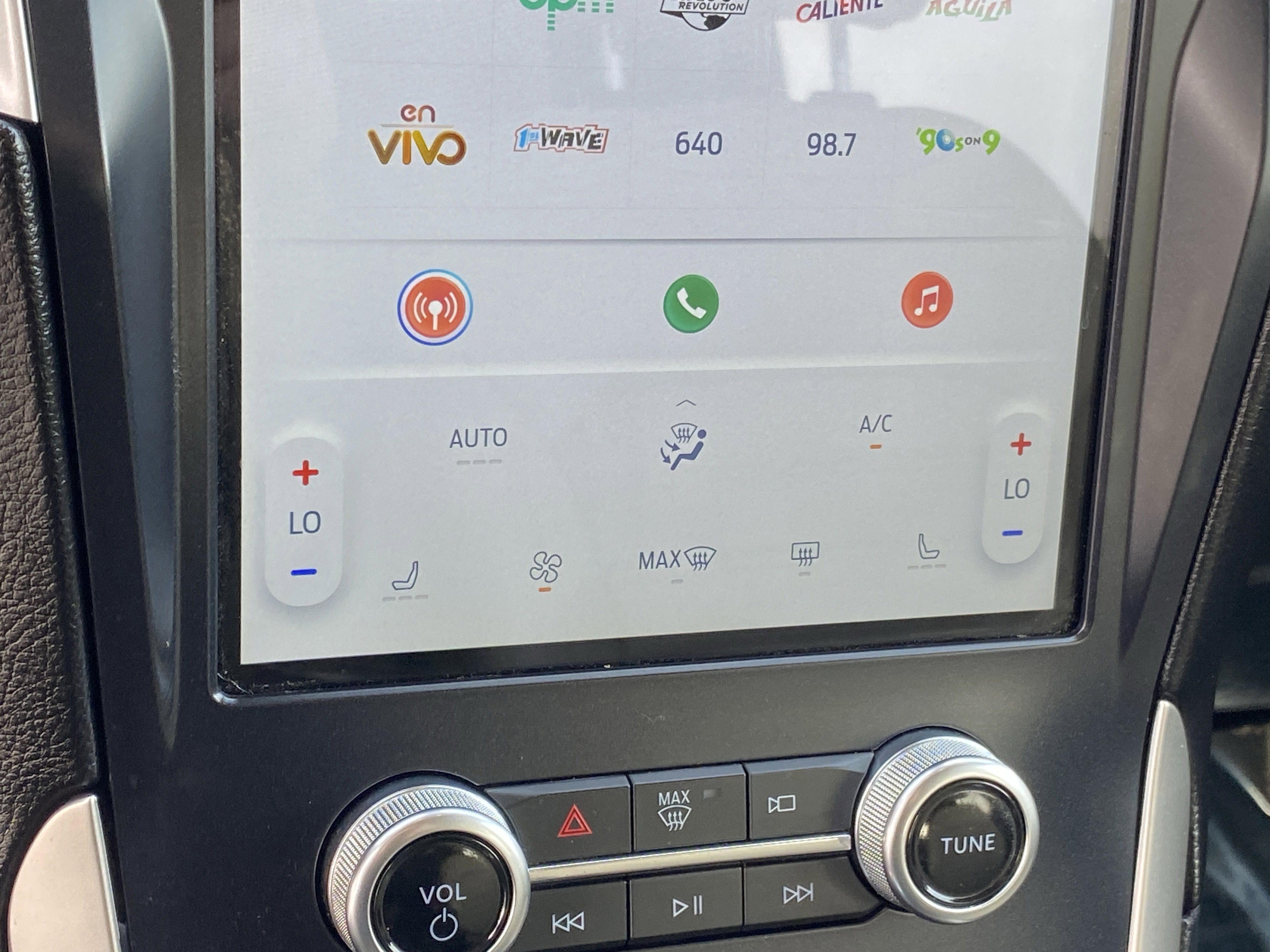 Used 2024 Ford Edge SEL image 21