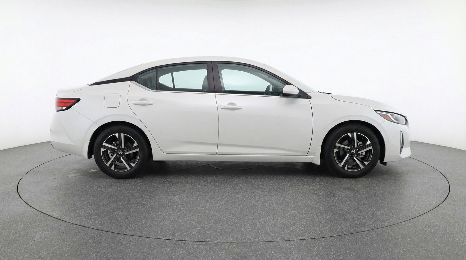 Used 2025 Nissan Sentra SV FWD image 11