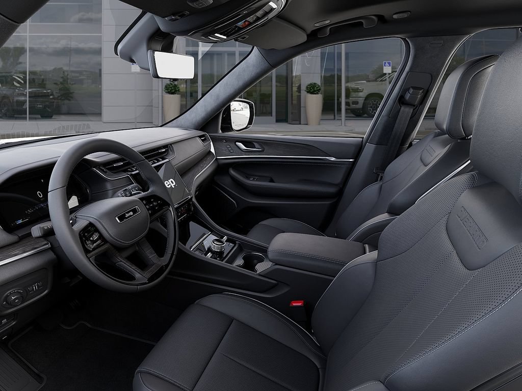 New 2025 Jeep Grand Cherokee L Overland w/ Advanced Protech Group III AWD/4WD image 22