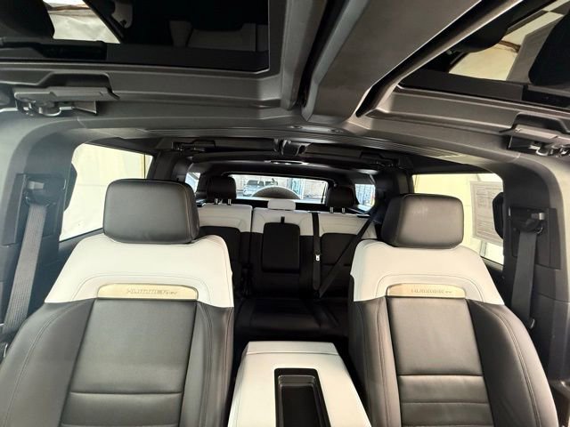 Used 2024 GMC Hummer EV 2X w/ LPO, Illumination Package image 32