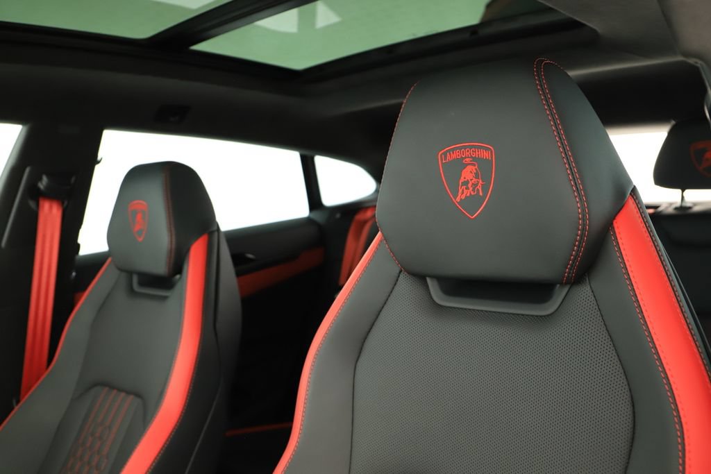 Used 2025 Lamborghini Urus SE AWD/4WD image 26