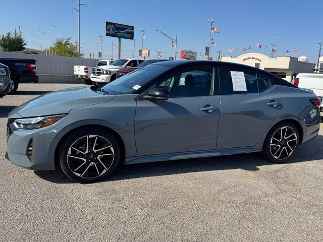 Used 2025 Nissan Sentra SR FWD image 3