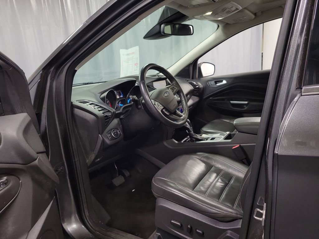 Used 2018 Ford Escape Titanium w/ Ford Safe & Smart Package AWD/4WD image 13