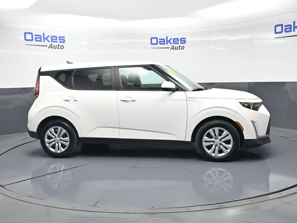 Used 2023 Kia Soul LX FWD image 8