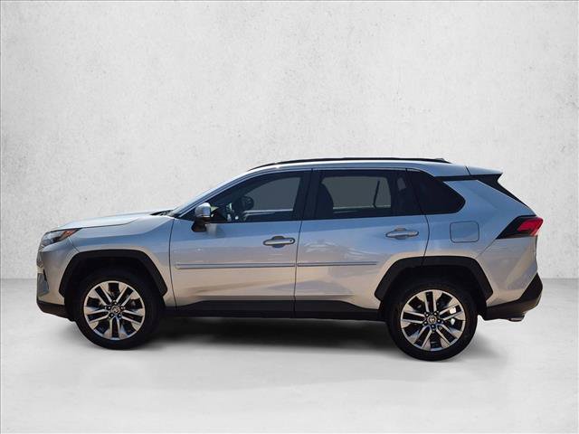 Used 2022 Toyota RAV4 XLE Premium AWD/4WD image 9