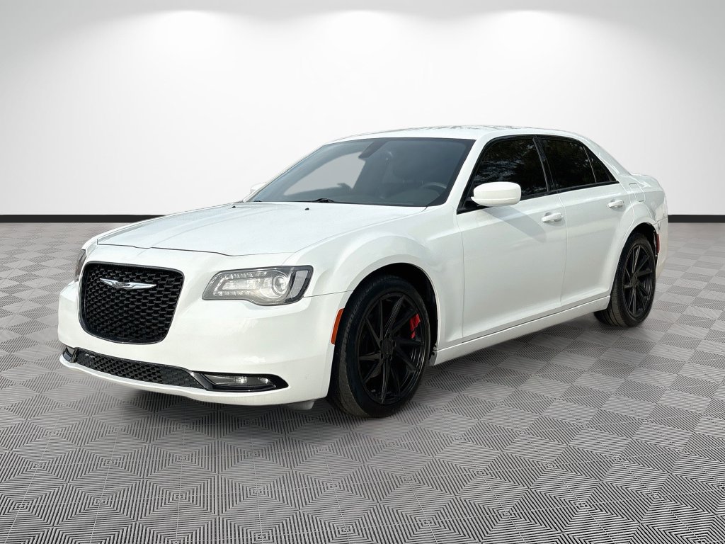 Used 2016 Chrysler 300 S w/ Light Group RWD image 3