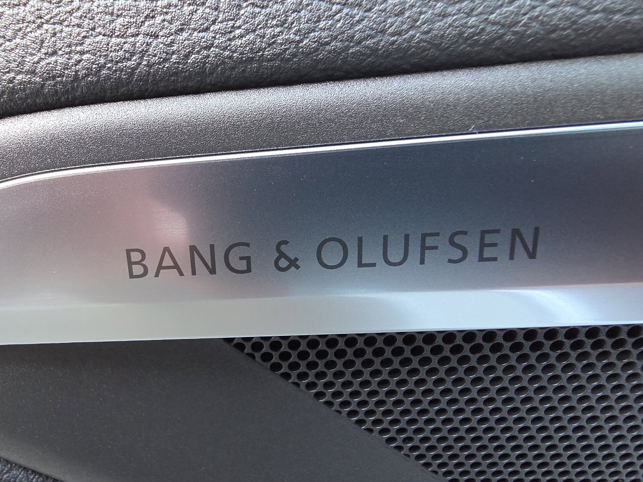 Used 2024 Audi Q8 e-tron Premium Plus w/ Premium Plus Package image 44