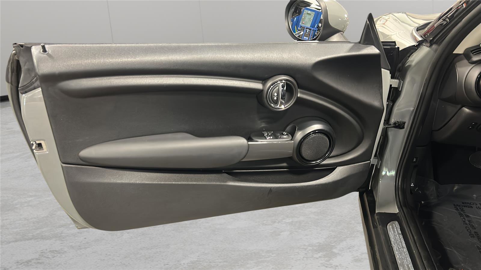 Used 2019 MINI Cooper 2-Door Hardtop w/ Storage Package FWD image 24
