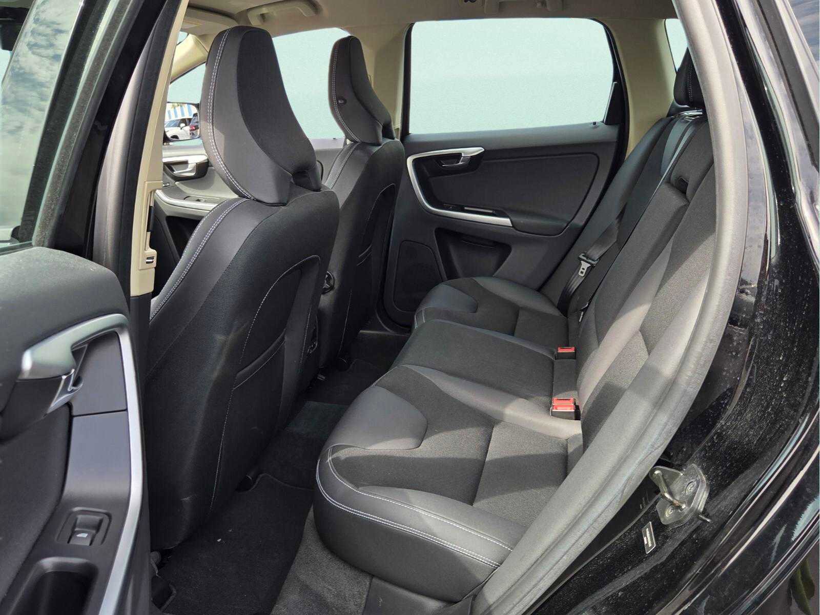 Used 2011 Volvo XC60 3.2 AWD/4WD image 8
