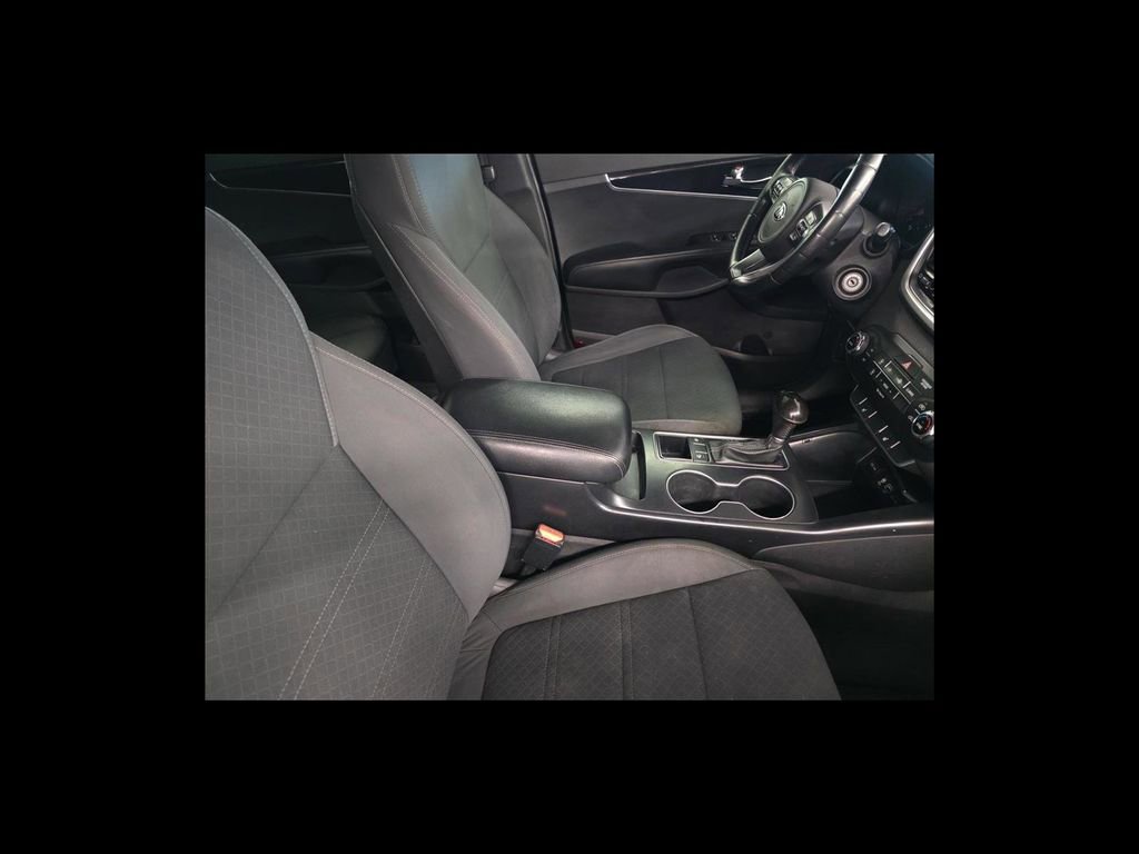 Used 2017 Kia Sorento FWD w/ LX Convenience Package image 18