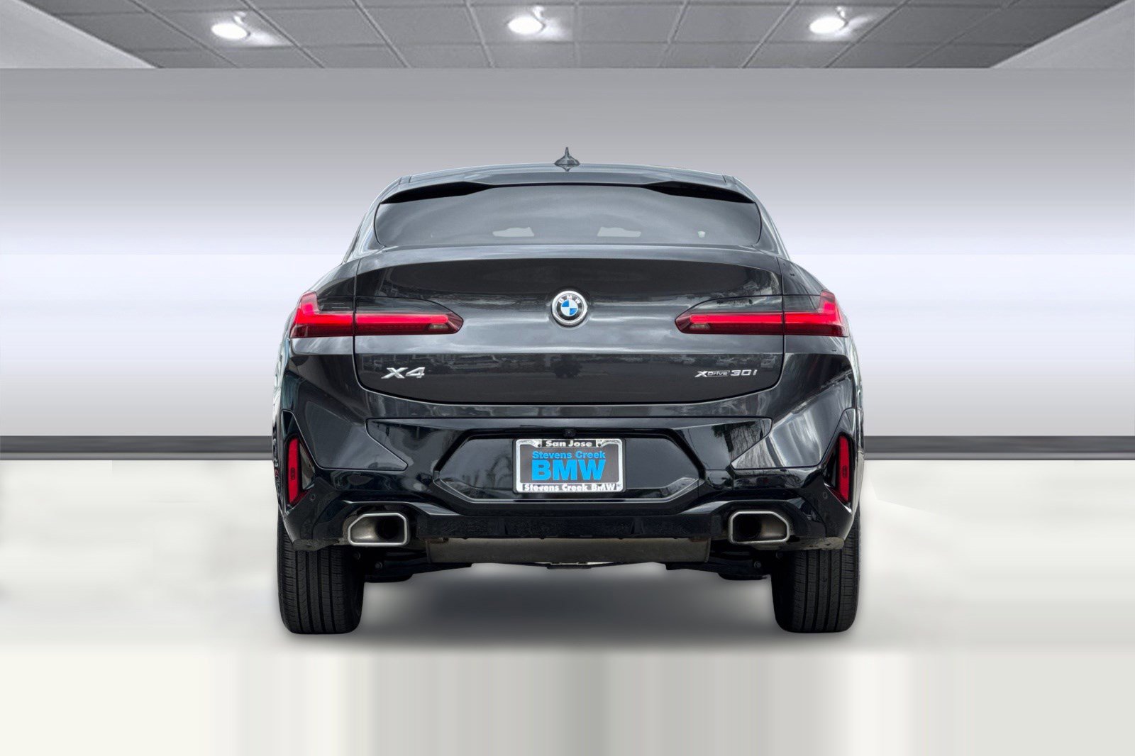 Used 2025 BMW X4 xDrive30i image 9