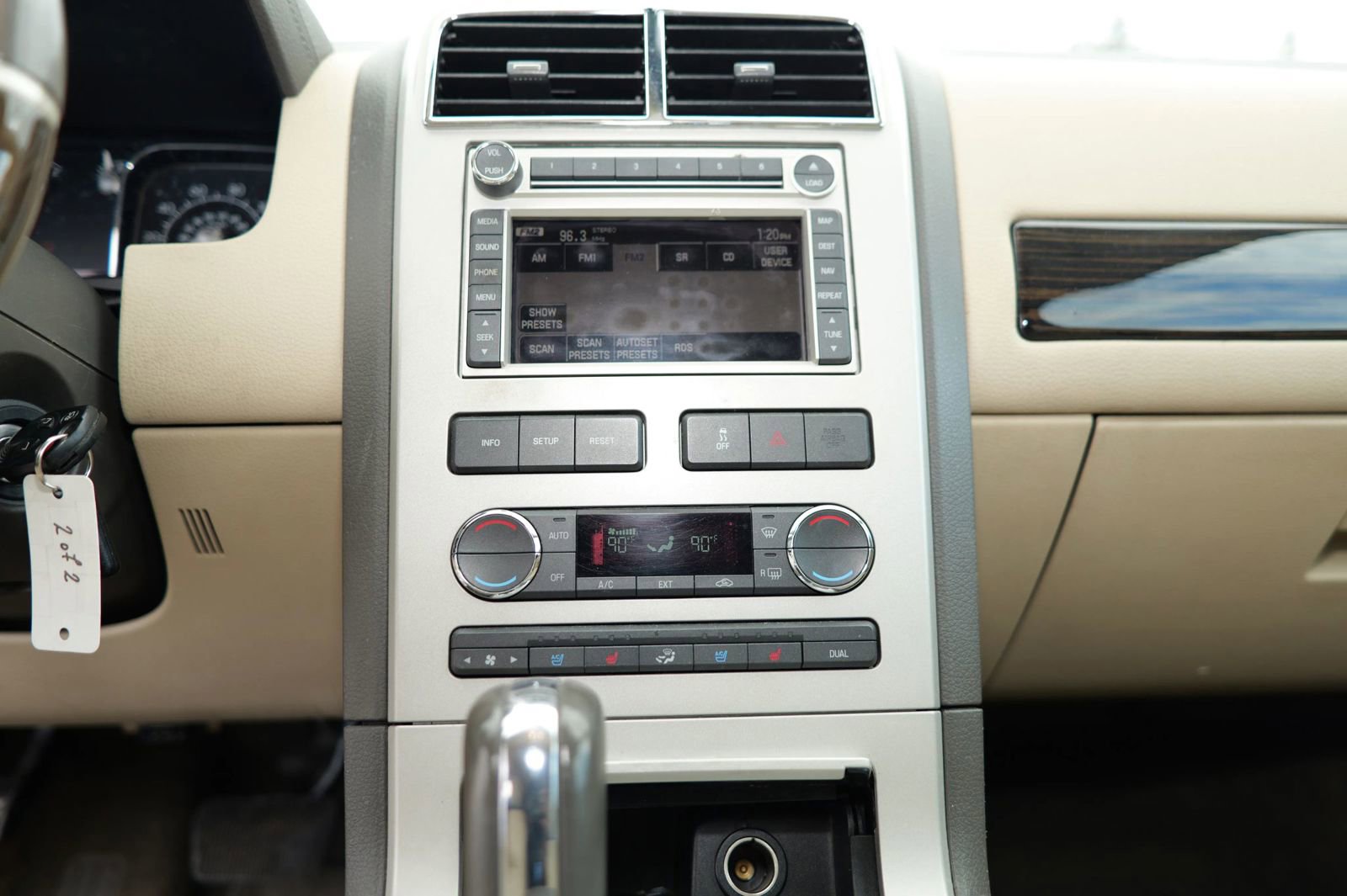 Used 2008 Lincoln MKX AWD image 21