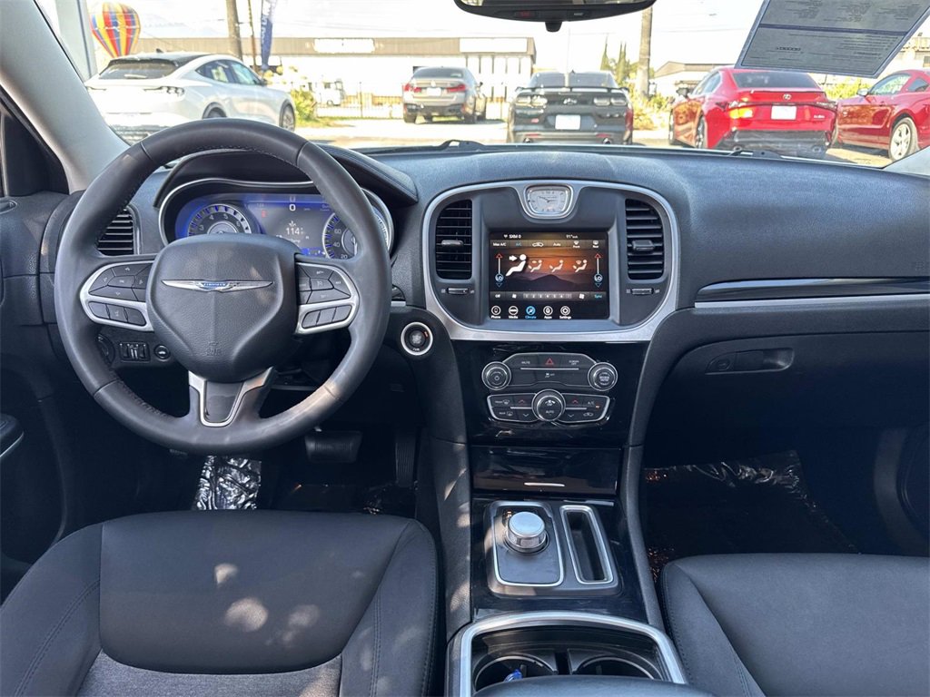 Used 2023 Chrysler 300 Touring image 8