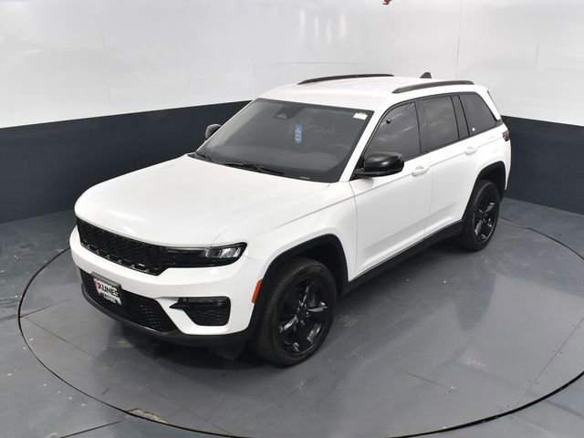 Used 2023 Jeep Grand Cherokee Limited w/ Black Appearance Package image 38