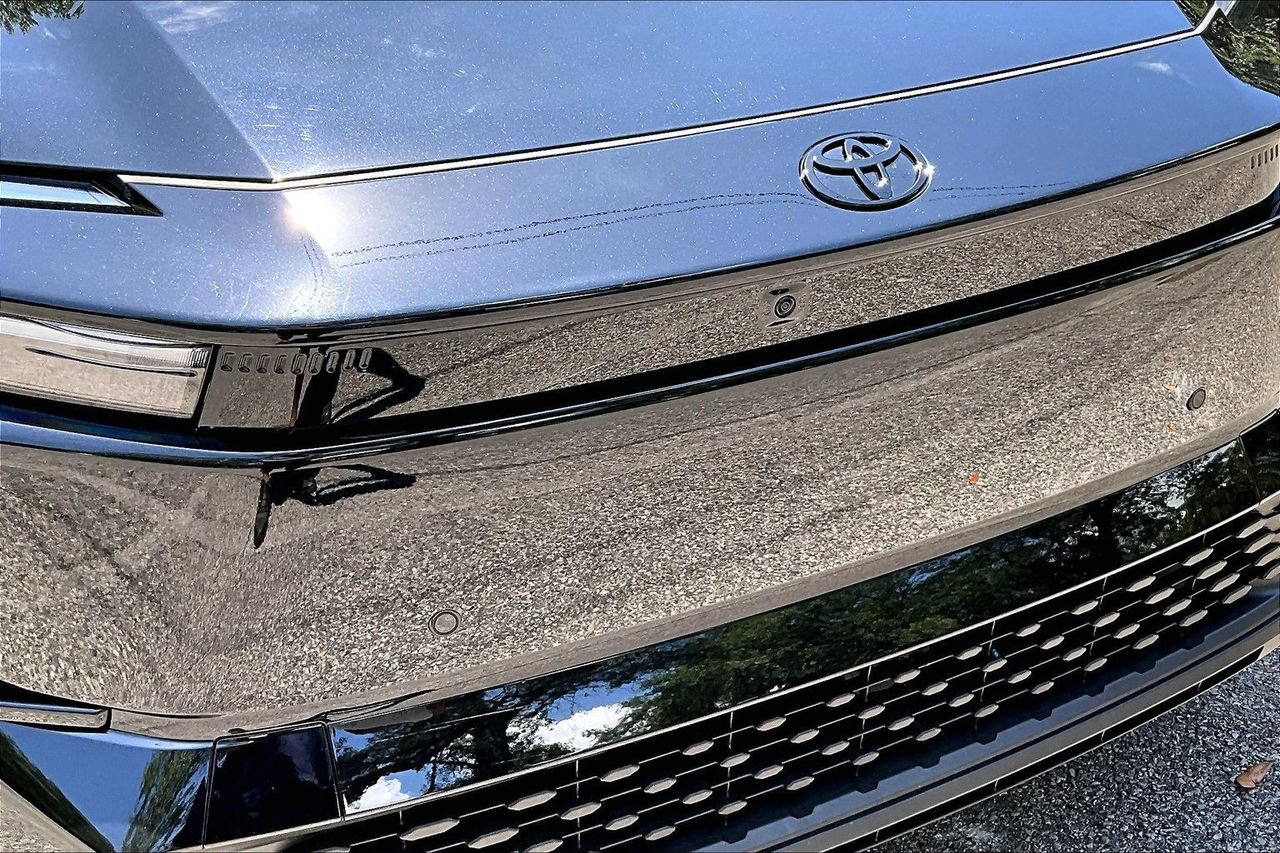Used 2026 Toyota C-HR AWD/4WD image 34