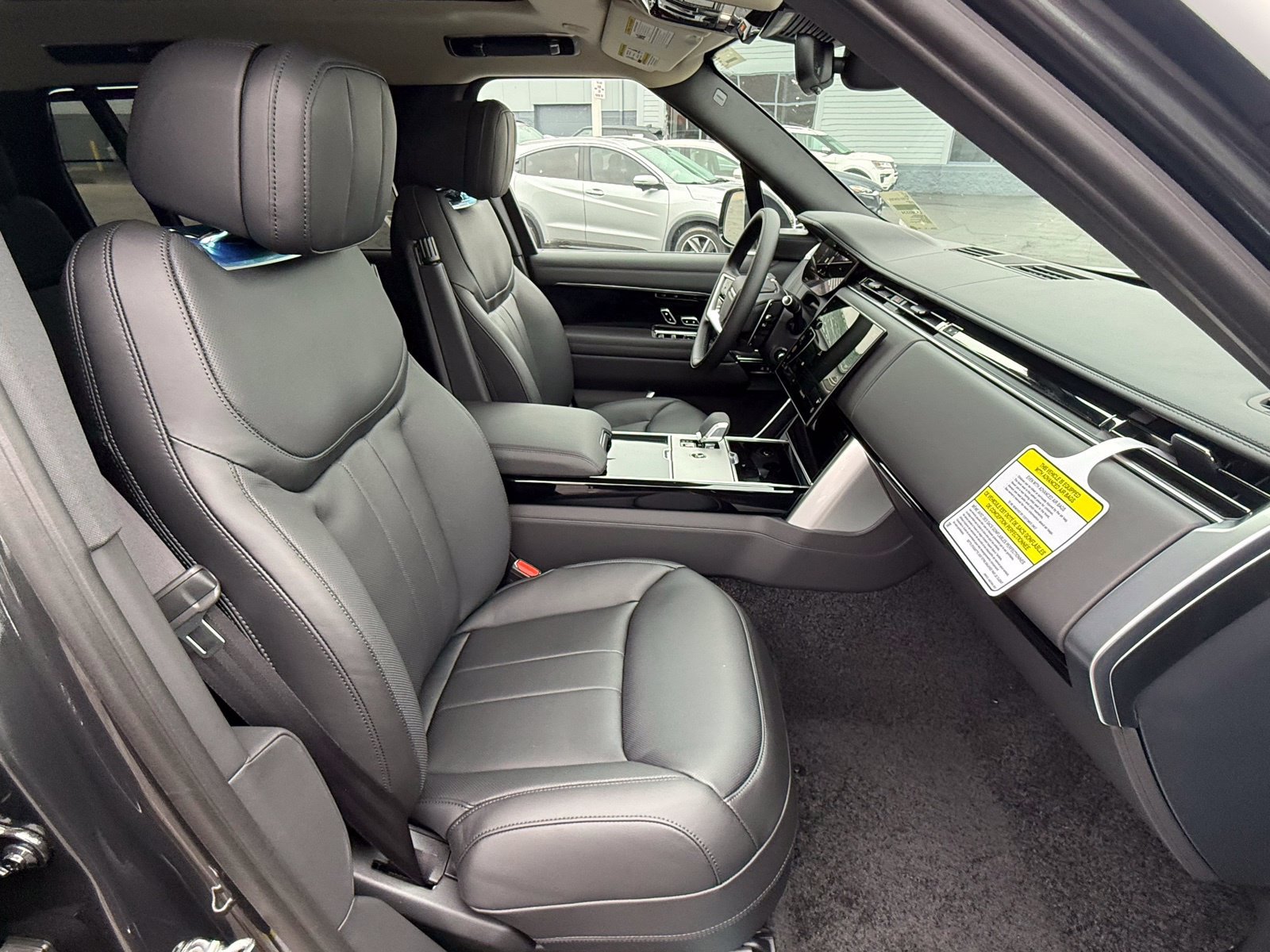 New 2026 Land Rover Range Rover Long Wheelbase SE AWD/4WD image 22