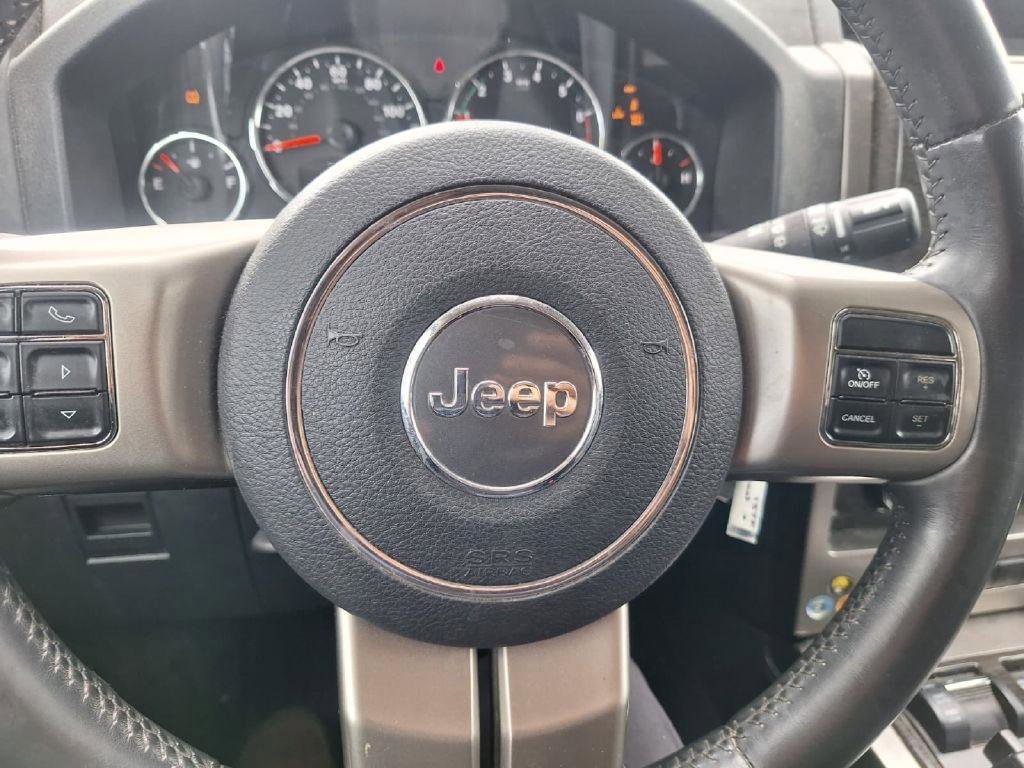 Used 2012 Jeep Liberty Limited Jet w/ Comfort/Convenience Group AWD/4WD image 2