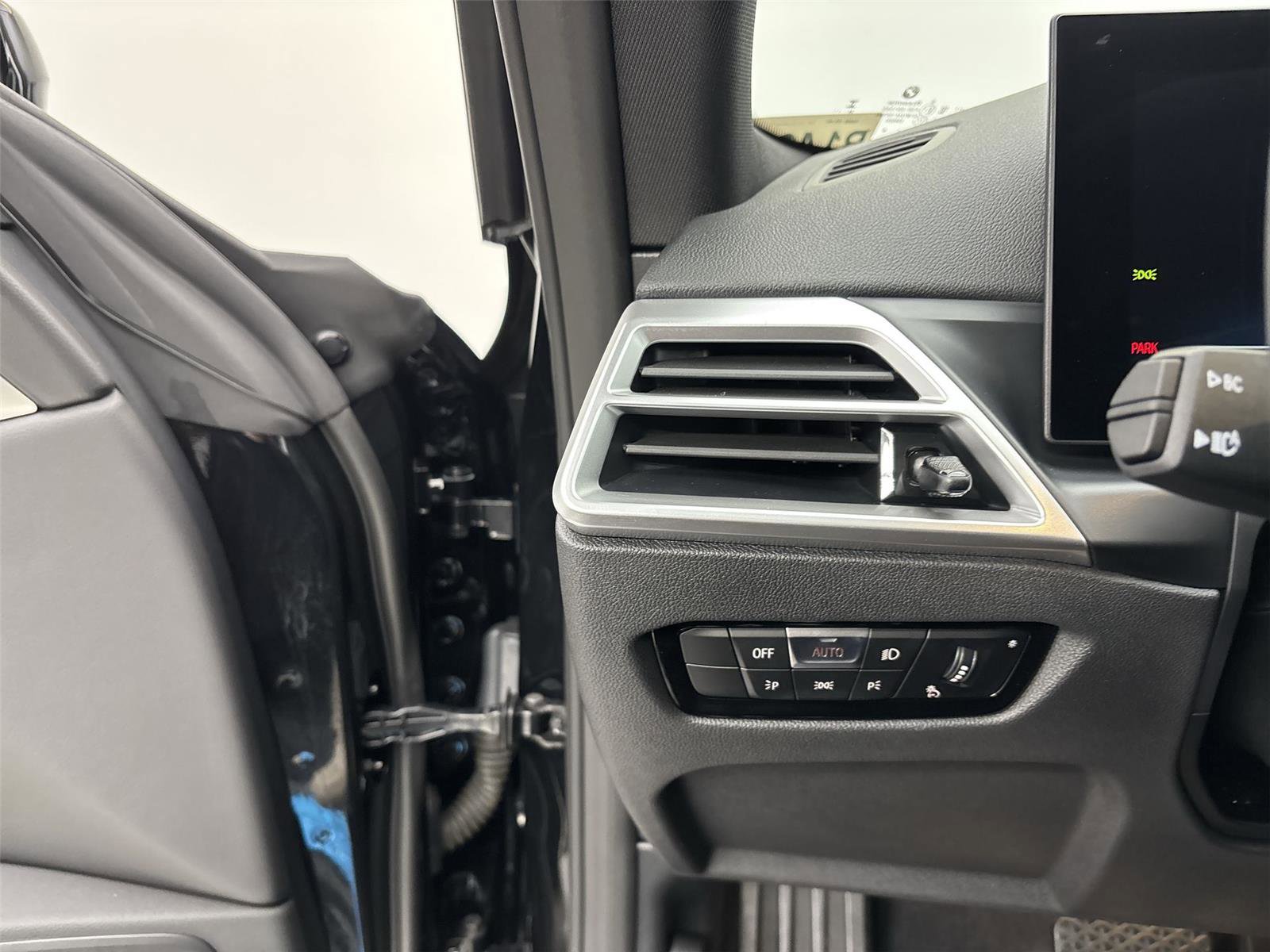 Used 2025 BMW i4 xDrive40i w/ Parking Assistance Package image 31