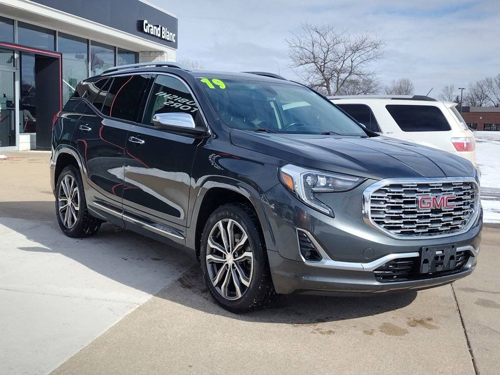 Used 2019 GMC Terrain Denali w/ Comfort Package image 3