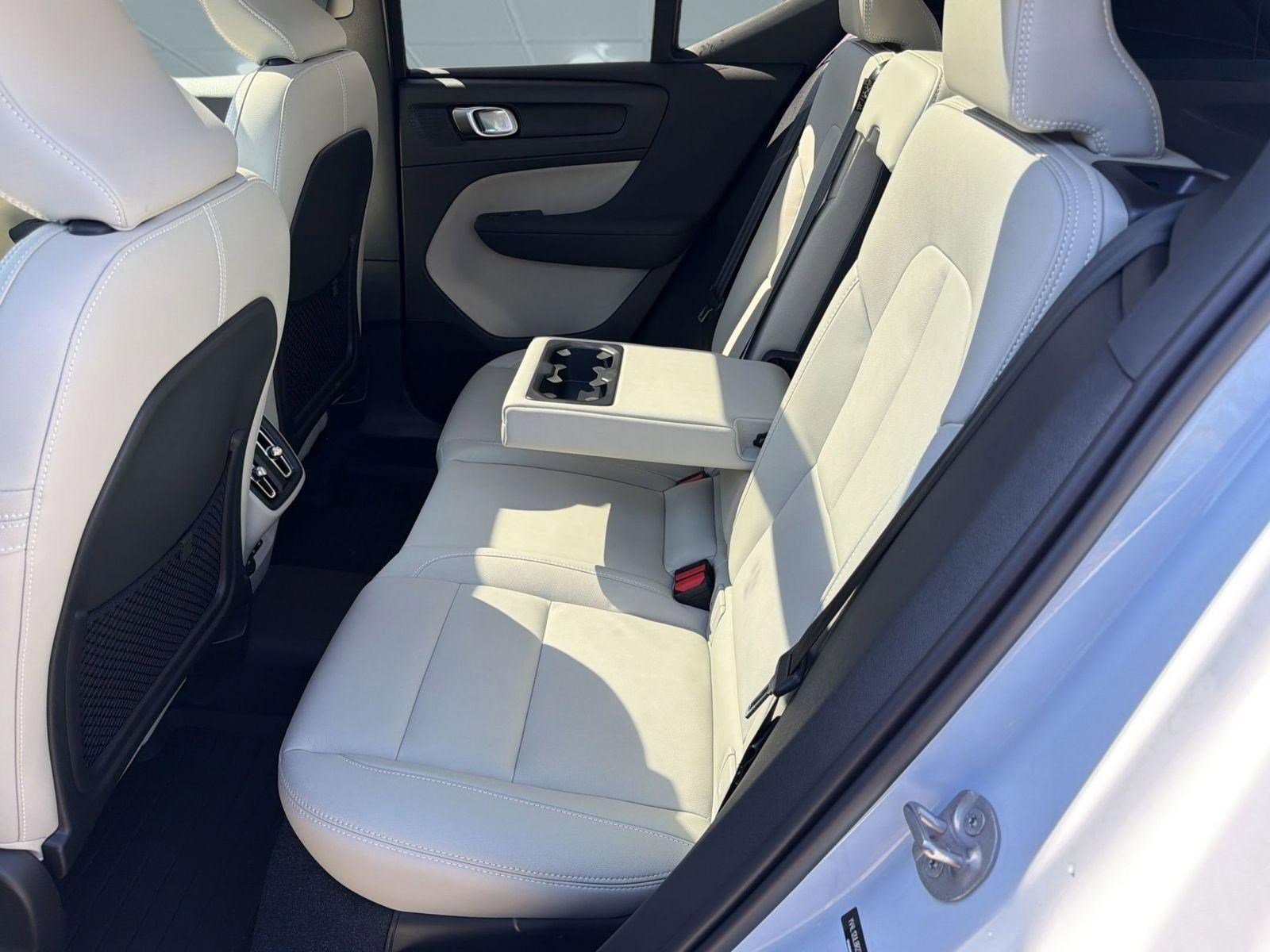 Used 2024 Volvo XC40 B5 Plus w/ Protection Package Premier image 14