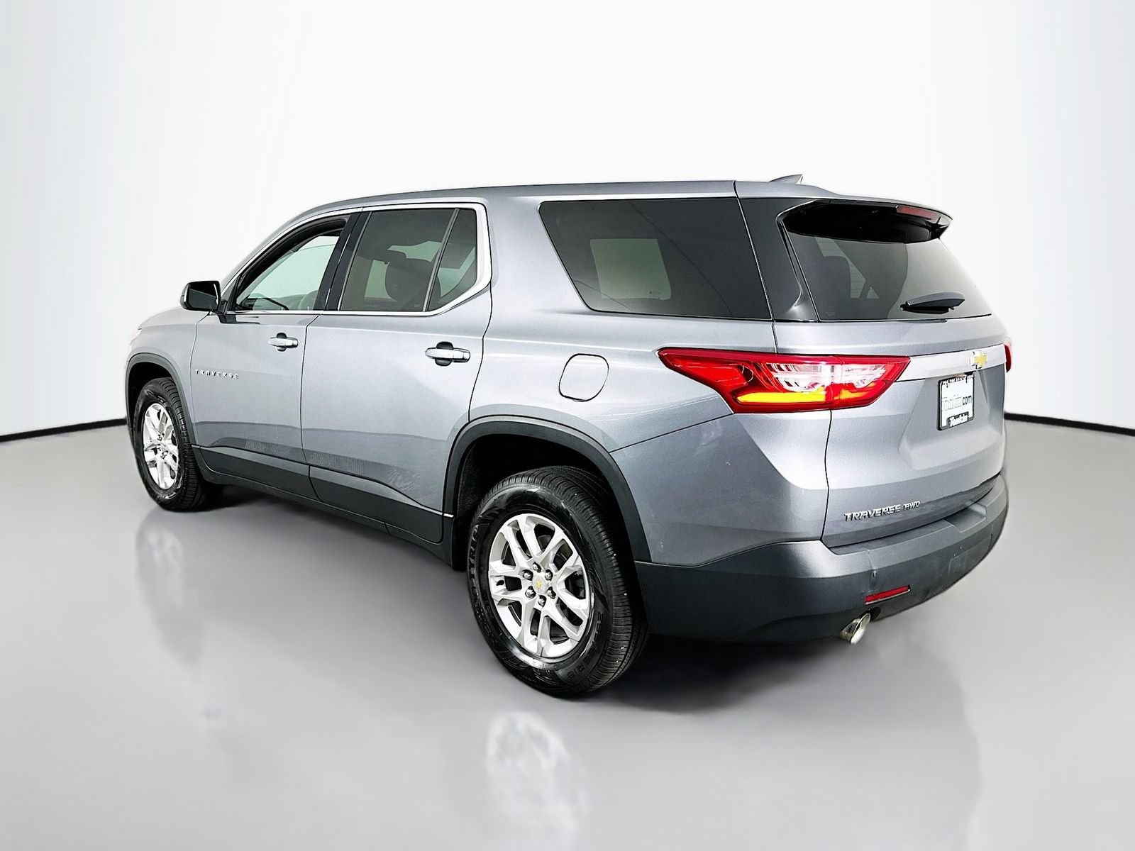 Used 2021 Chevrolet Traverse LS AWD/4WD image 6