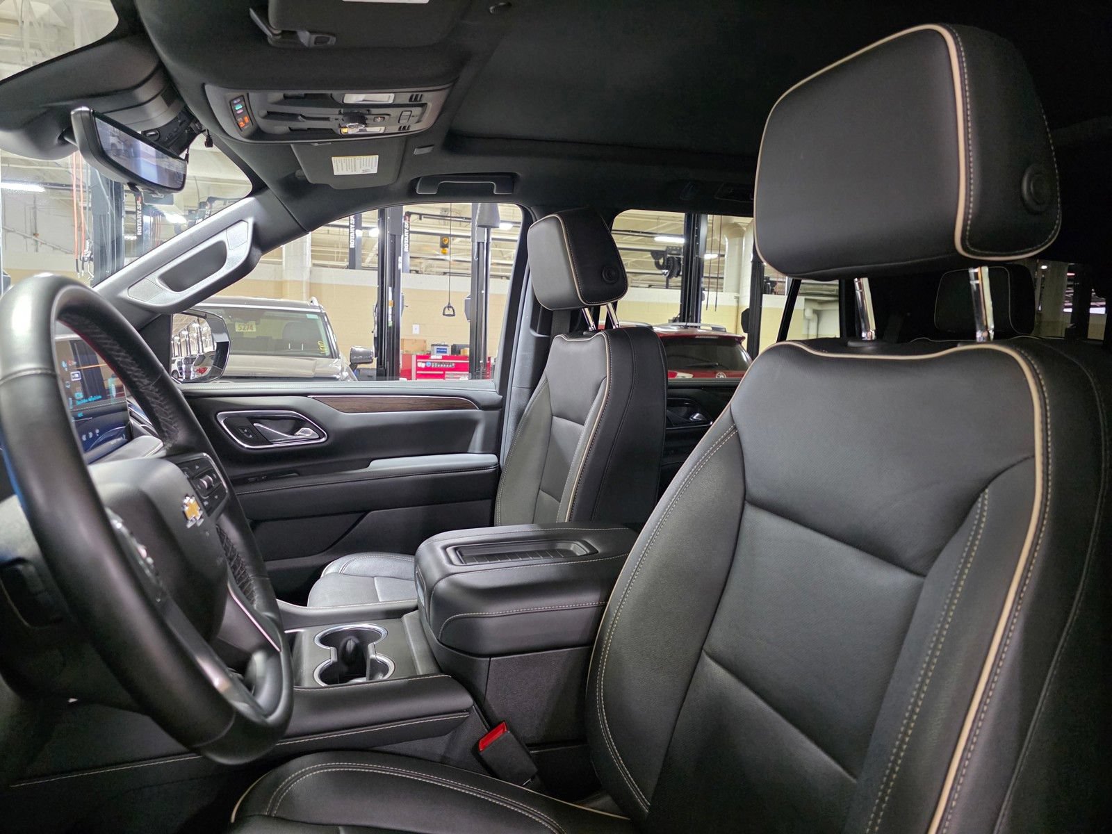 Used 2023 Chevrolet Tahoe Premier AWD/4WD image 26