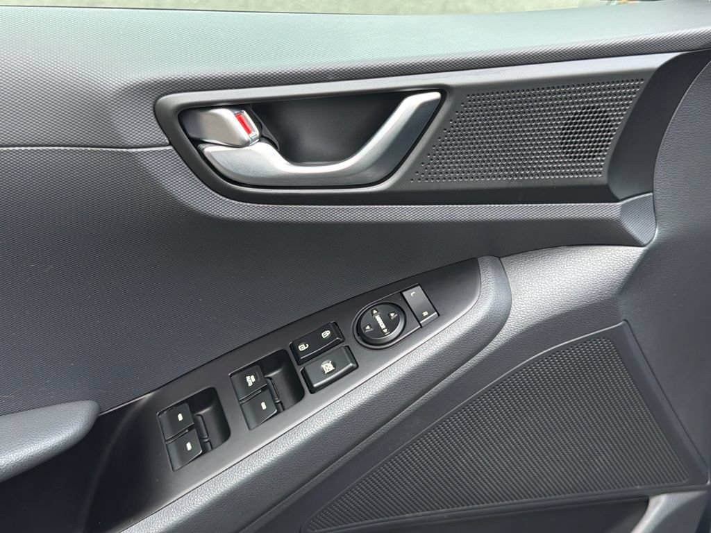 Used 2019 Hyundai Ioniq SEL FWD image 18
