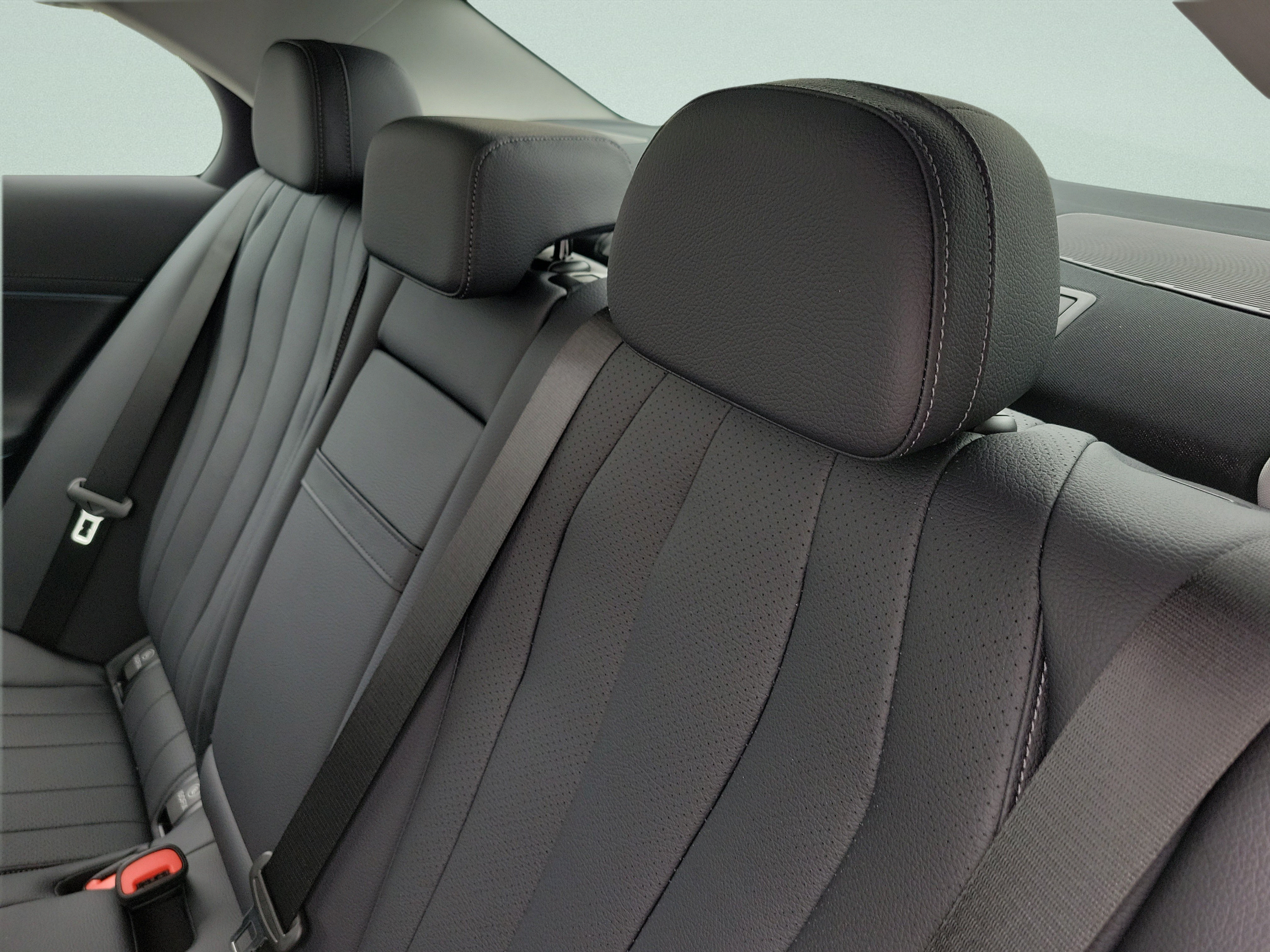 New 2027 Mercedes-Benz E 450 4MATIC Sedan image 30