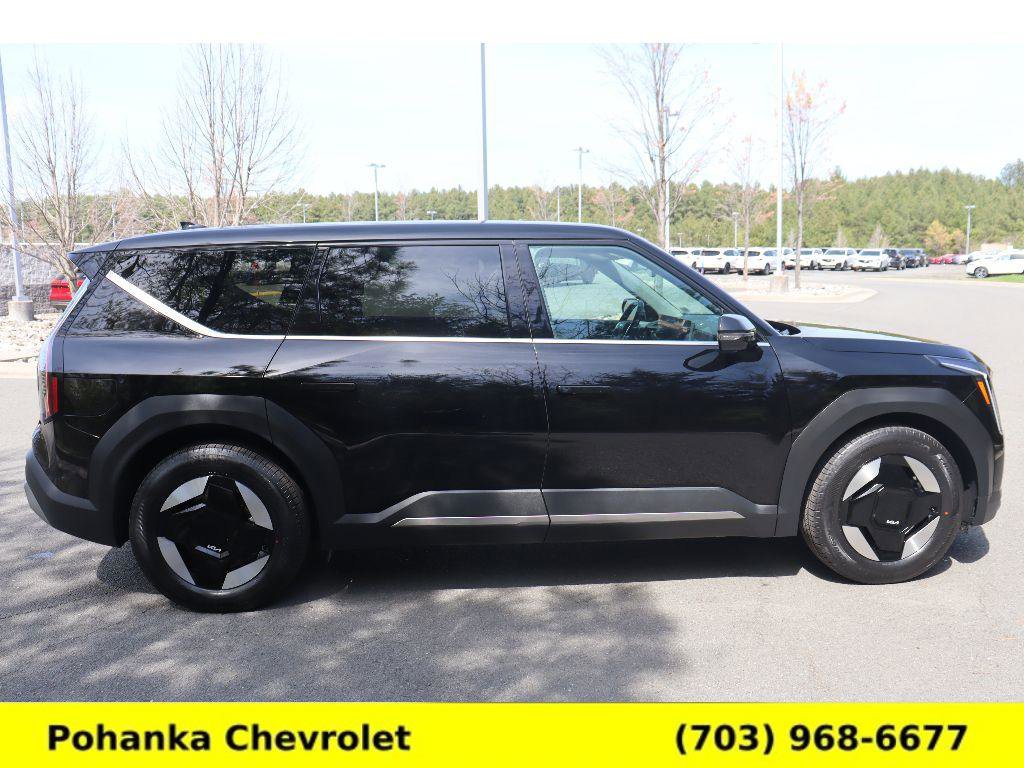 Used 2024 Kia EV9 Light Long Range image 8