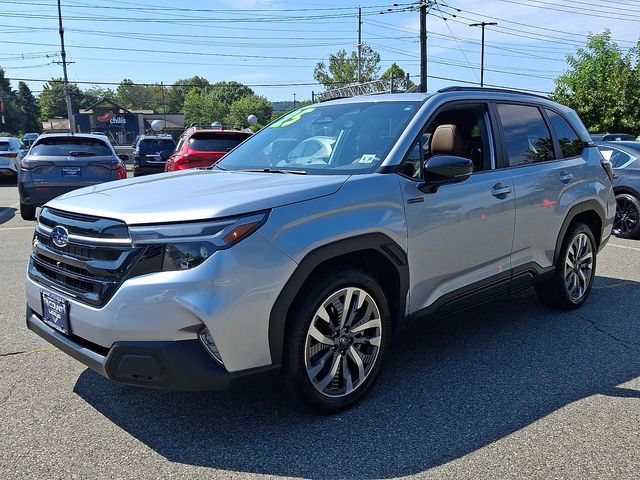 Used 2025 Subaru Forester Touring AWD/4WD image 3