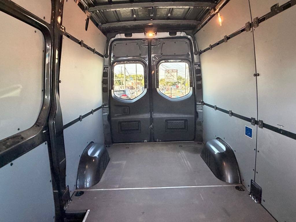 Used 2020 Mercedes-Benz Sprinter 2500 image 15