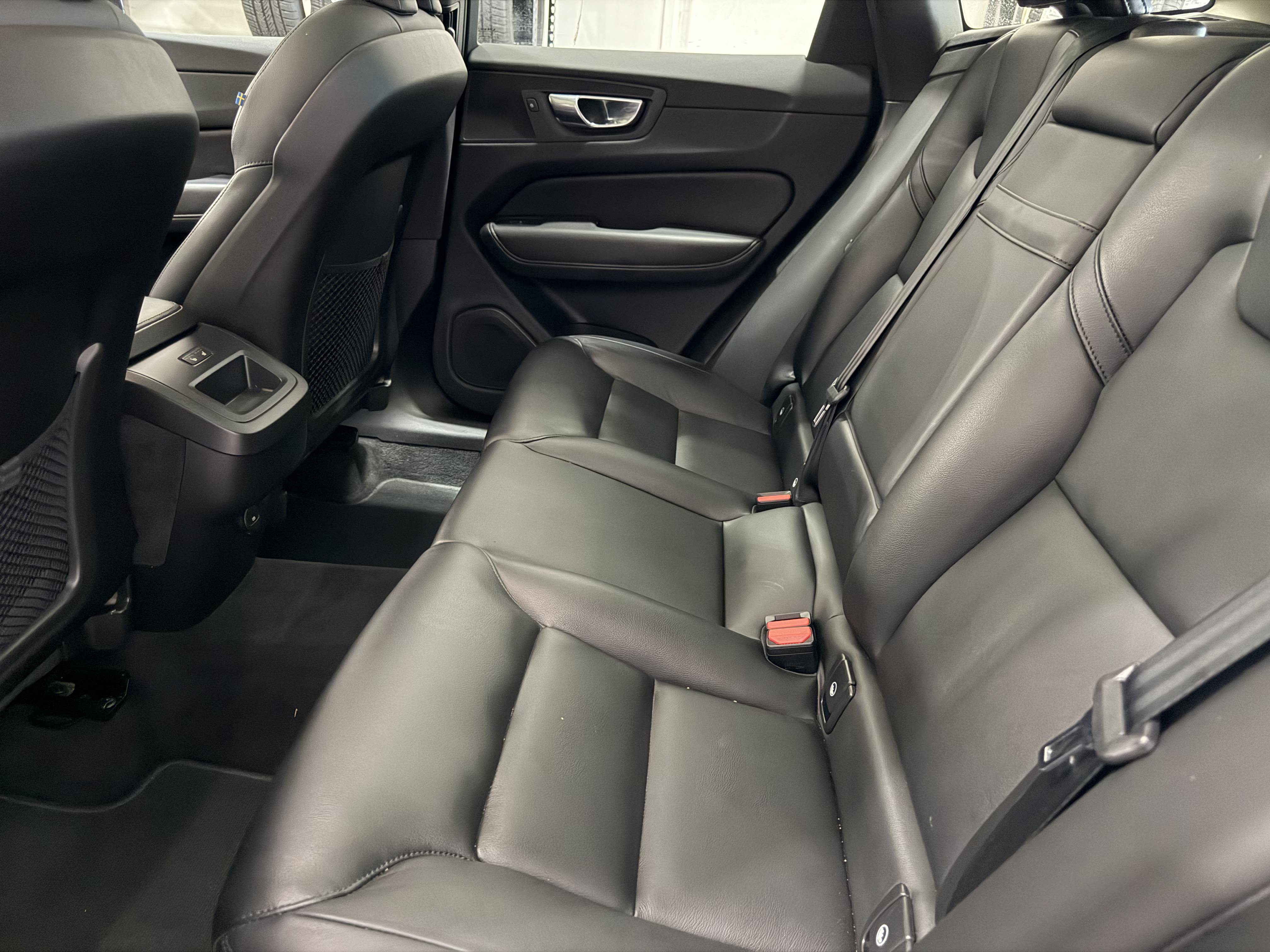 Used 2020 Volvo XC60 T5 Inscription AWD/4WD image 23