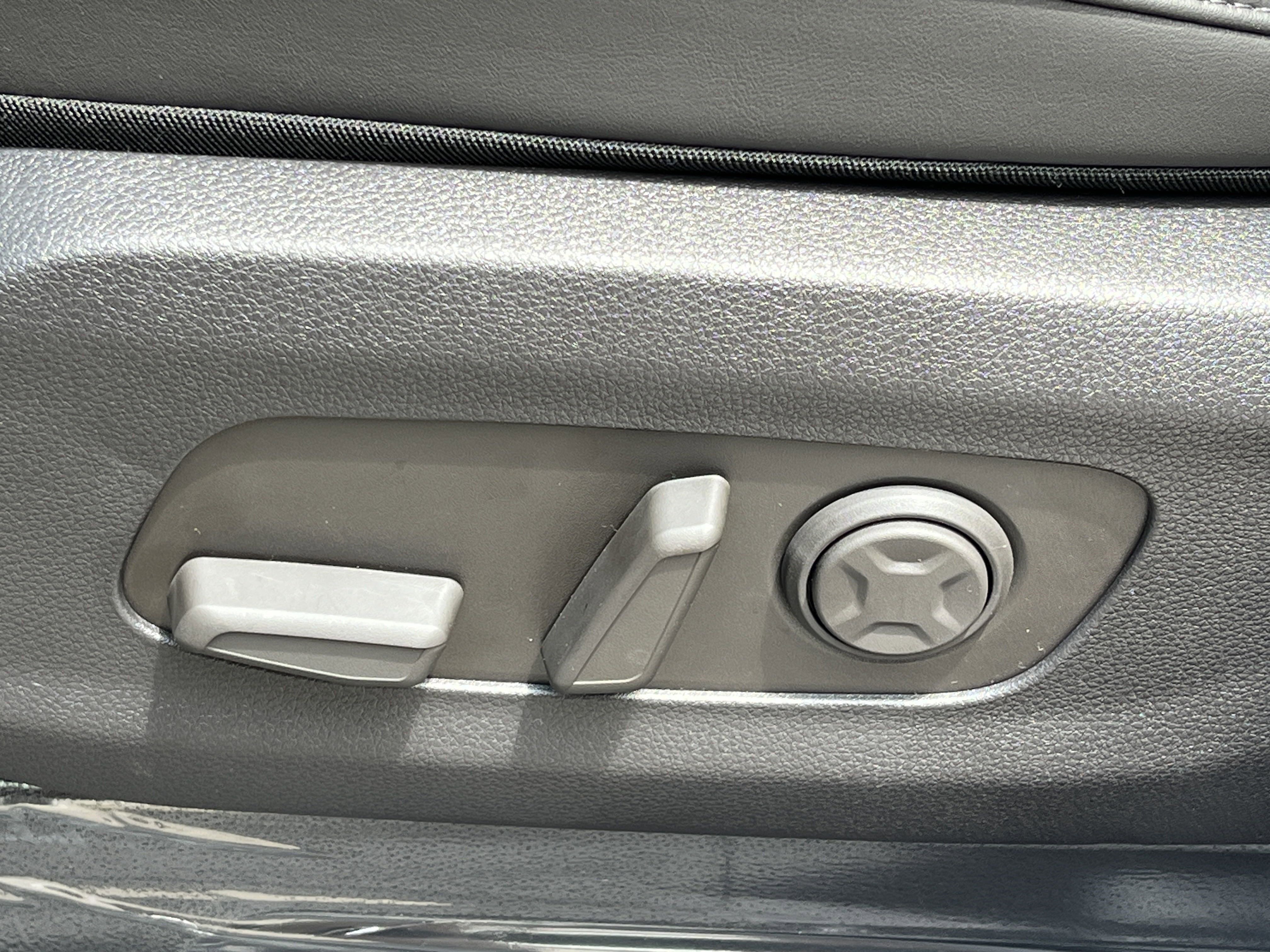 New 2026 Kia Carnival EX image 22