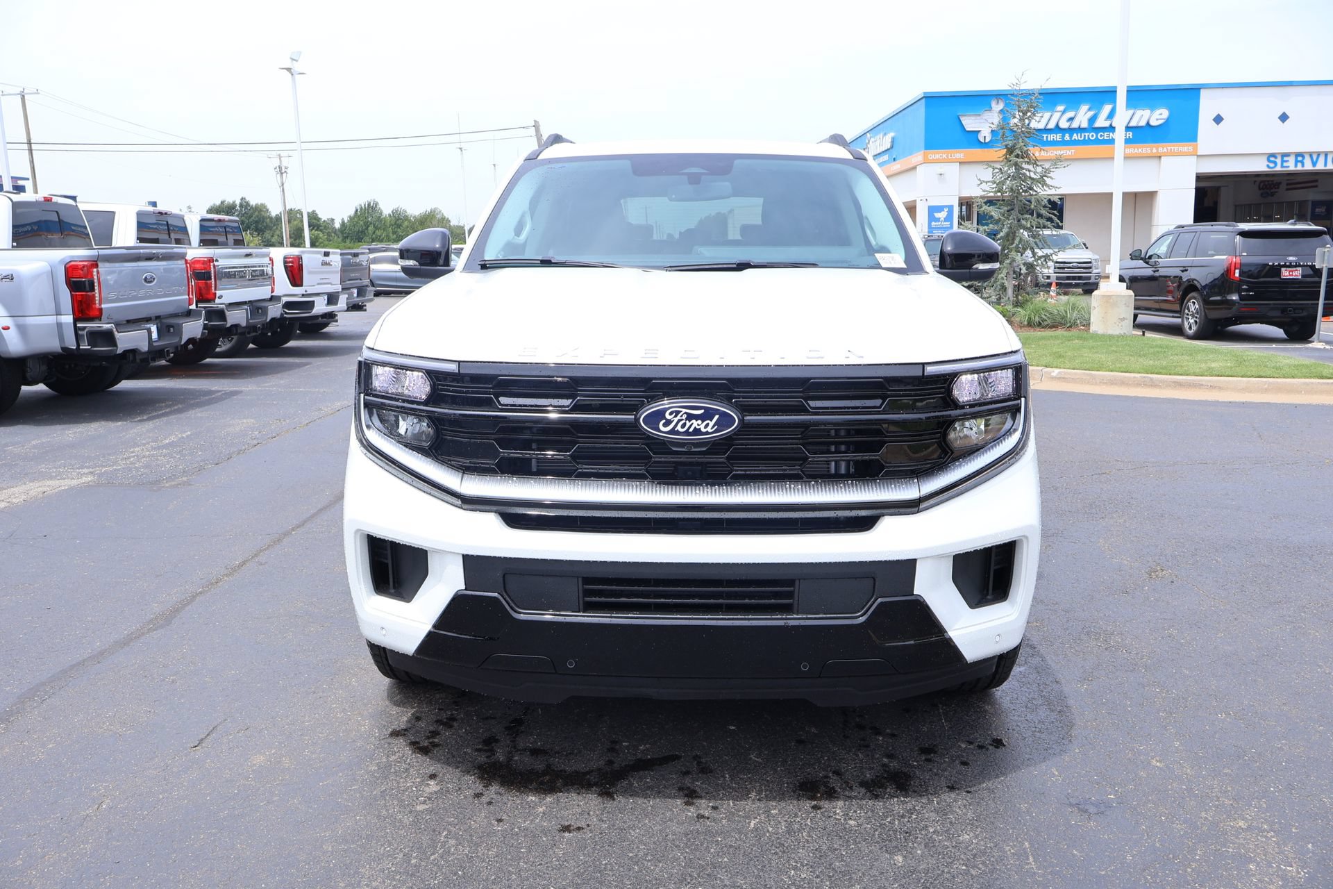New 2027 Ford Expedition Platinum w/ Driver's Package AWD/4WD image 9