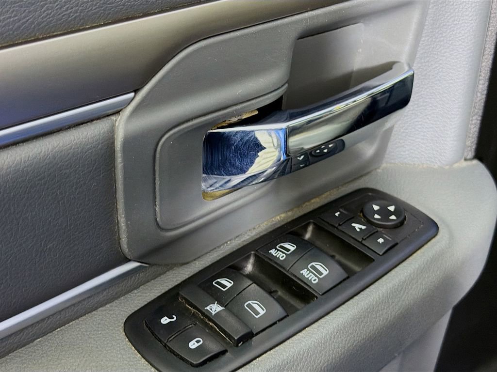 Used 2018 RAM 1500 SLT image 21