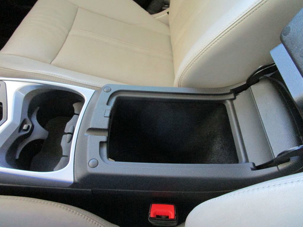 Used 2013 Cadillac SRX Luxury image 35