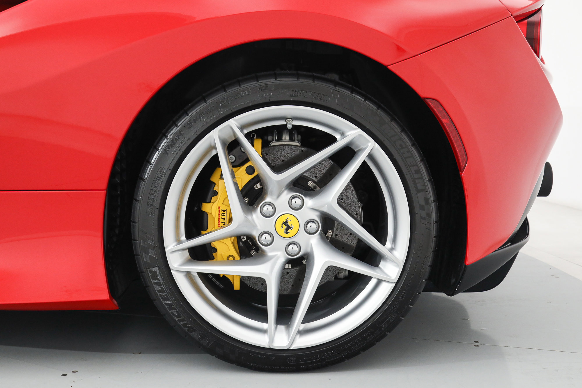 Certified 2021 Ferrari F8 Tributo RWD image 43