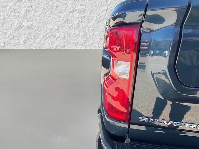 Used 2022 Chevrolet Silverado 2500 LTZ w/ LTZ Premium Package image 10
