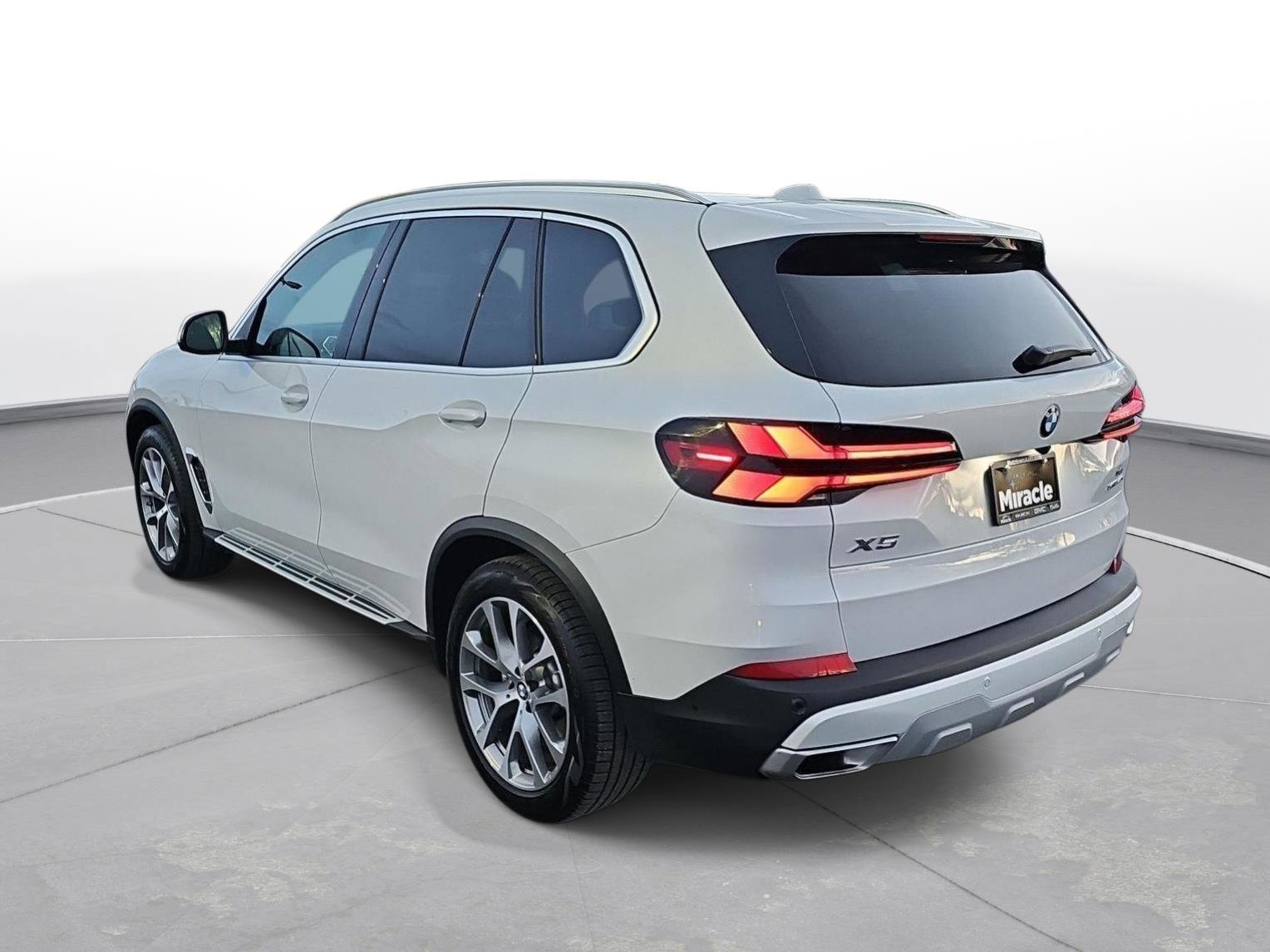 Used 2026 BMW X5 xDrive40i image 8