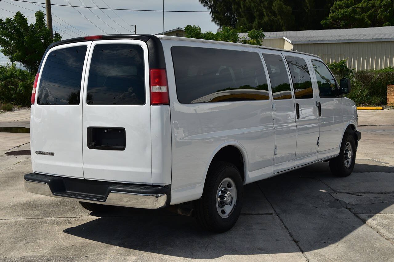 Used 2019 Chevrolet Express 3500 LT w/ LT Preferred Equipment Group RWD image 5