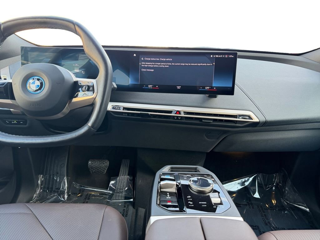 Used 2023 BMW iX xDrive50 w/ Convenience Package image 10