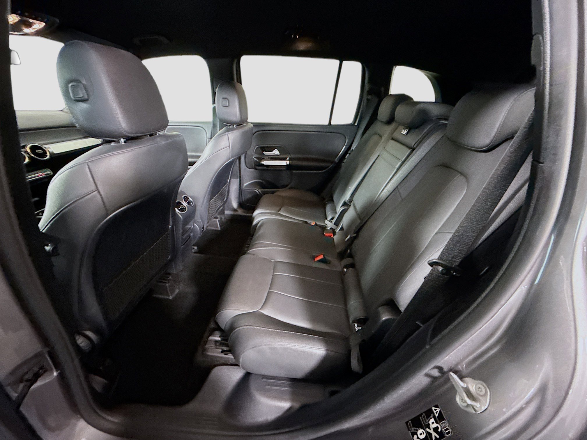 Used 2022 Mercedes-Benz GLB 250 w/ Premium Package Lite image 25
