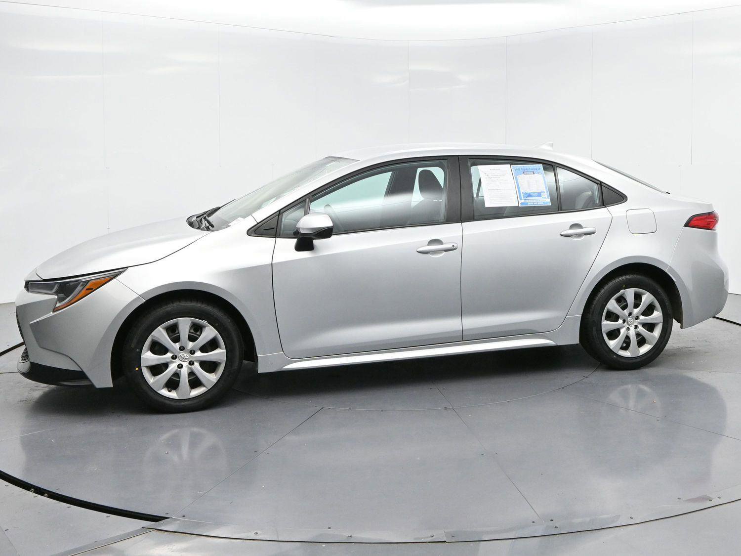 Used 2022 Toyota Corolla LE FWD image 4