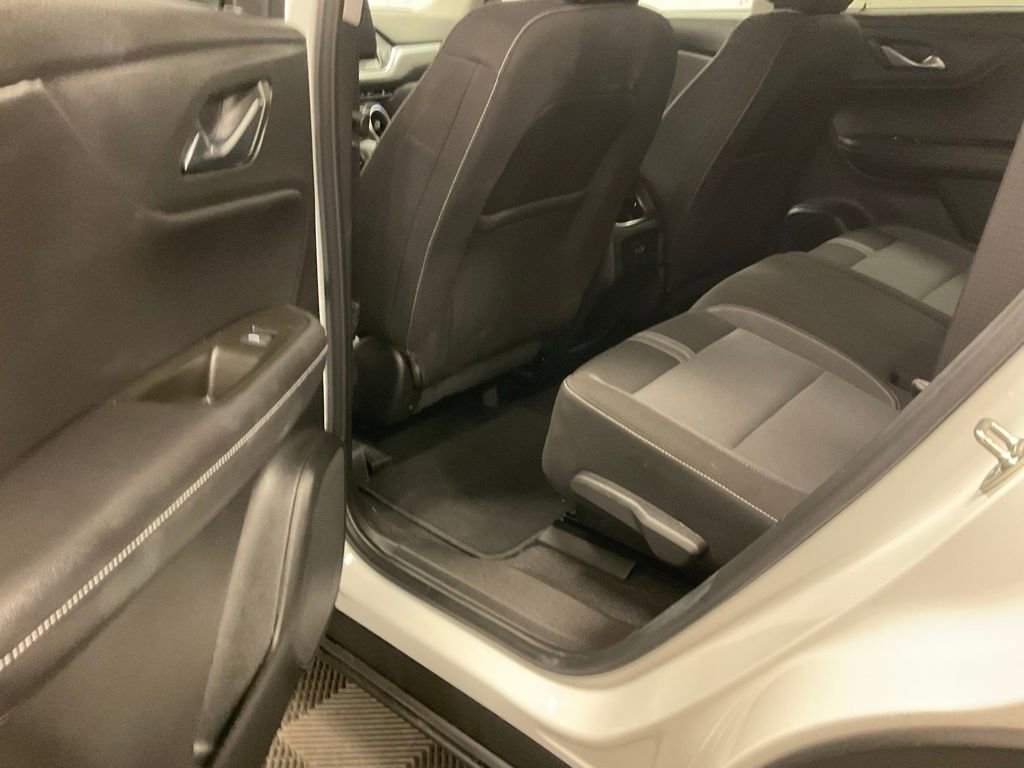Used 2025 Chevrolet Blazer LT AWD/4WD image 27