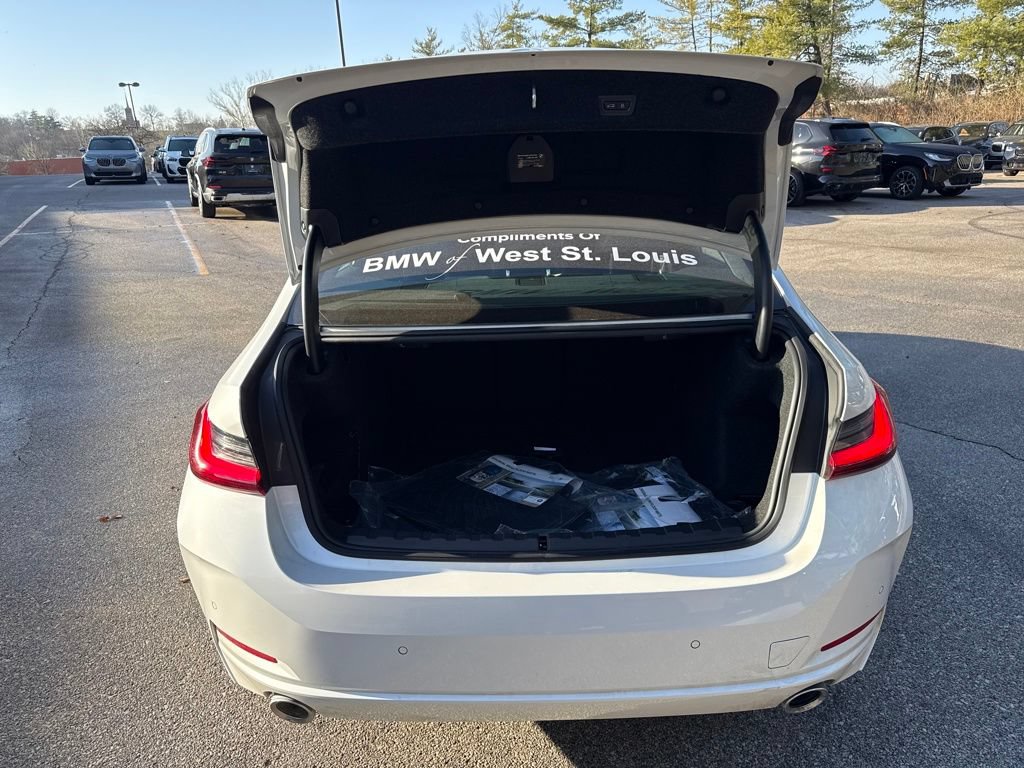 Used 2026 BMW 330i xDrive Sedan AWD/4WD image 25