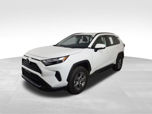 Used 2025 Toyota RAV4 XLE image 2
