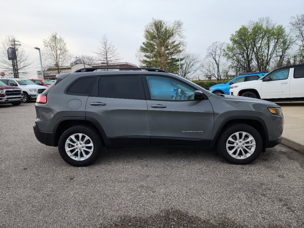 Used 2022 Jeep Cherokee Latitude Lux w/ Sun & Sound Group image 8