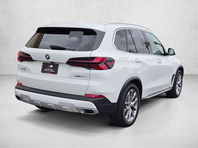 Used 2025 BMW X5 xDrive50e AWD/4WD image 5