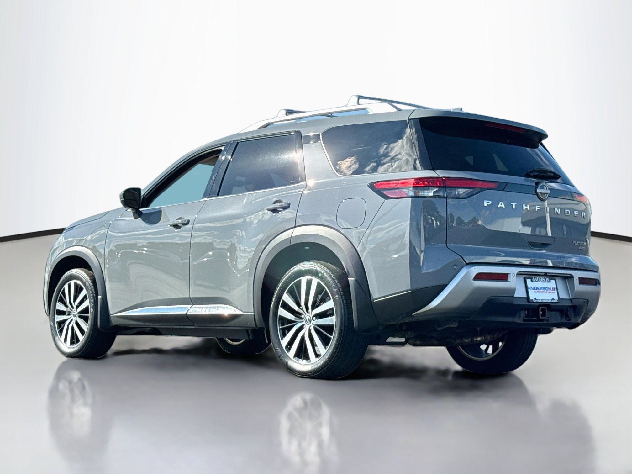 Certified 2025 Nissan Pathfinder Platinum AWD/4WD image 5